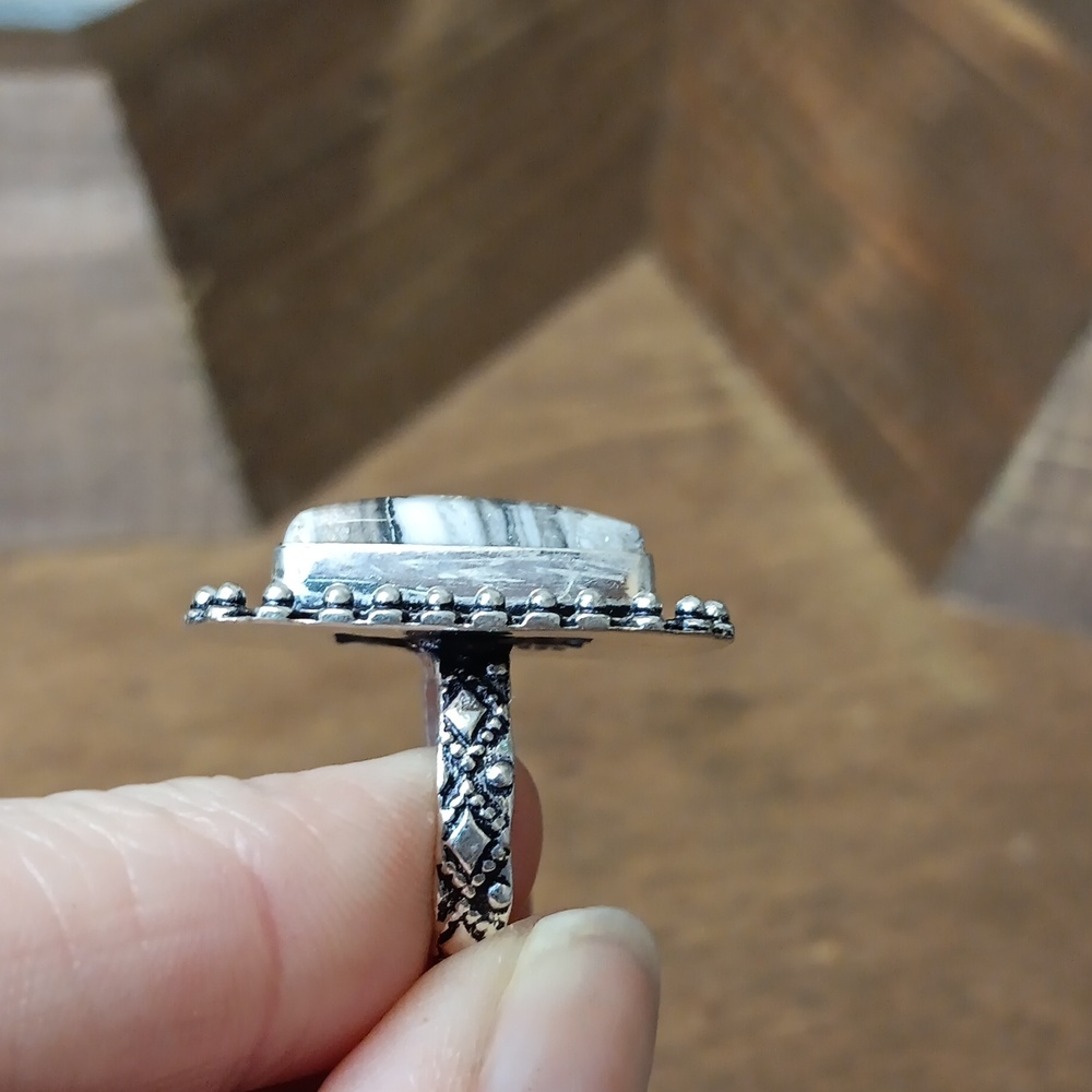 Stone Statement Ring - image 4